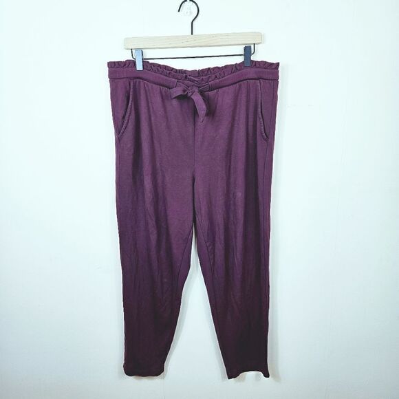 Torrid Ponte Paperbag Waist Cropped Pants. Burgundy Purple 1X - Picture 2 of 9